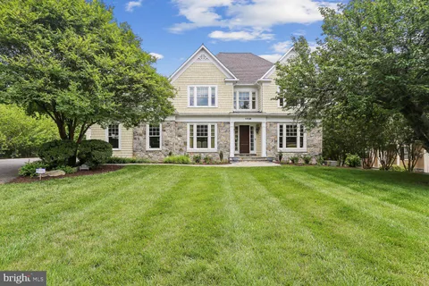 11736 Gainsborough Road, Potomac, MD 20854 - #: MDMC2238714