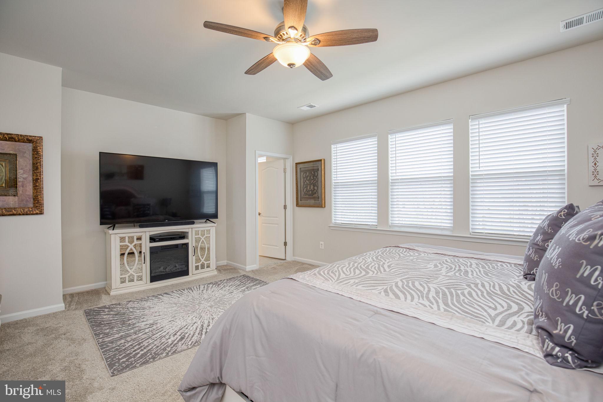 LIBERTY KNOLLS - Residential