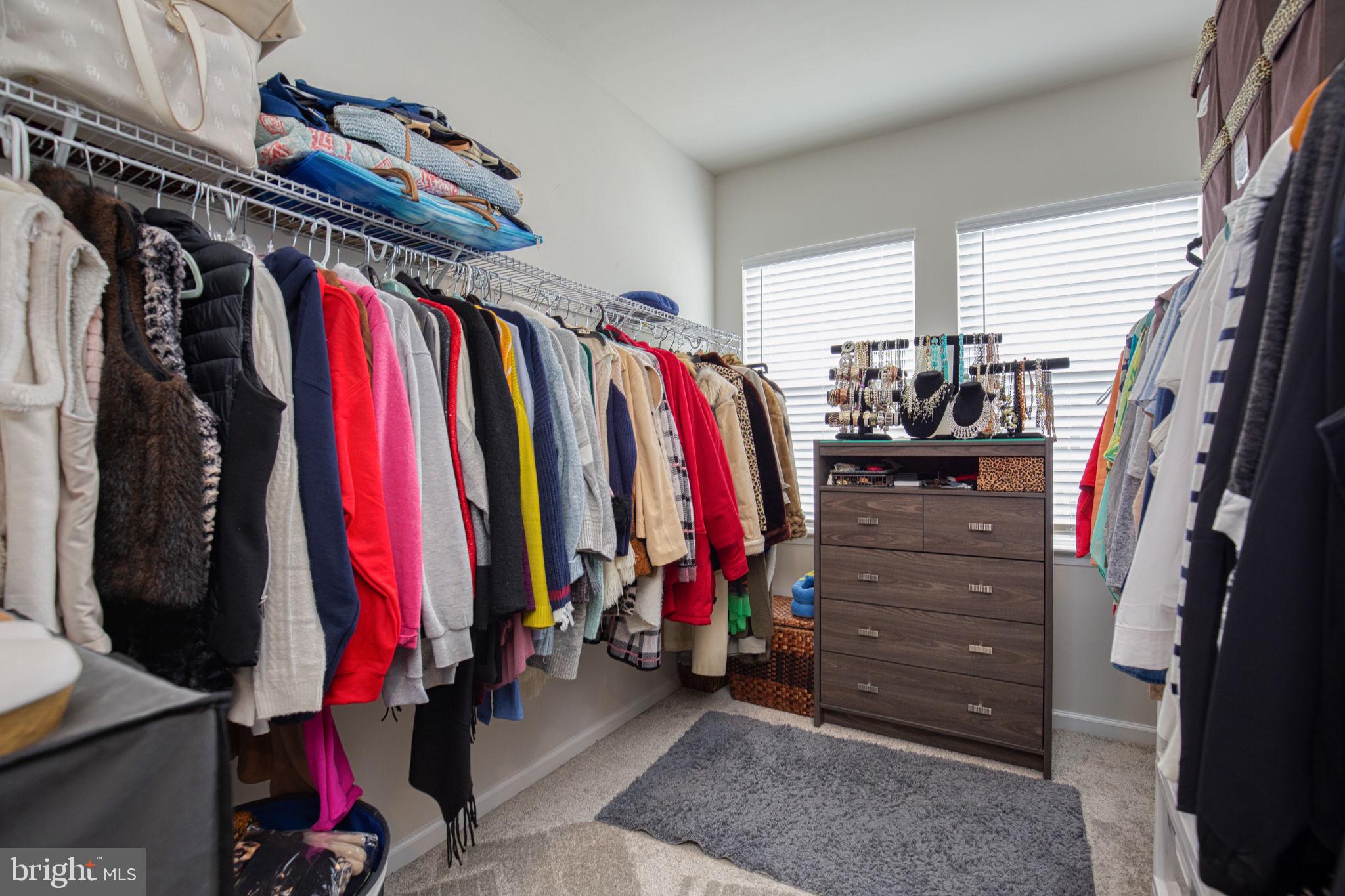 LIBERTY KNOLLS - Residential