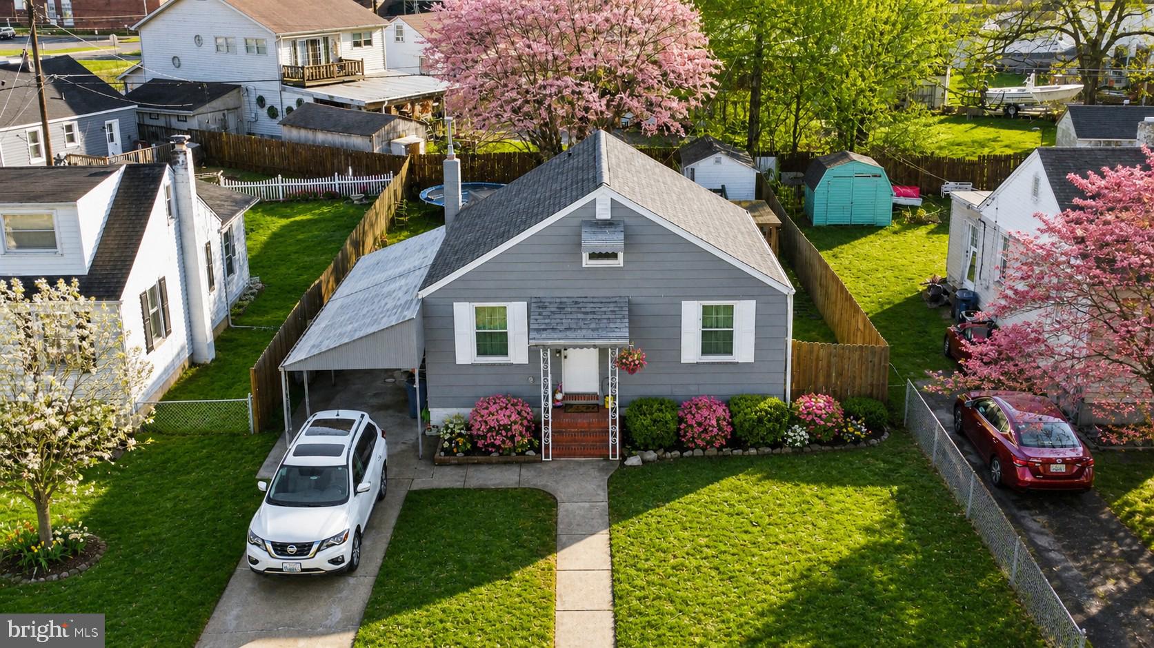 GRAY MANOR - Residential