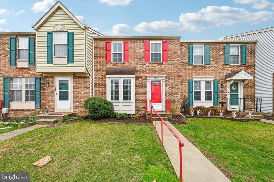 ***NEW CARPET JUST INSTALLED*** Don’t miss this incredible opportunity to own one of the most affordable townhomes in the neighborhood! Located in the sought-after Ridgley’s Choice community of Nottingham, this 2-bedroom, 3.5-bathroom home is full of potential. With just a few updates, you can add your personal touch and enjoy instant equity!
The main level offers a functional layout, including a kitchen updated with granite countertops. A sunroom addition, heated and cooled with a mini-split system, provides extra living space year-round. Upstairs, two spacious bedrooms each have access to full bathrooms, and the finished lower level includes an additional full bath, offering plenty of versatility.
Major system updates have already been completed, including a new HVAC heat pump (2023), new water heater (2023), and a roof replacement (2014). The washer and dryer were replaced in 2023 as well. Outside, enjoy a full concrete back porch (2018) and a fenced-in yard (2016) for added privacy.
With a low HOA fee of $208 every six months and a prime location near shopping, dining, and commuter routes, this home is an excellent investment. Take advantage of this rare find and make it your own—schedule a showing today!