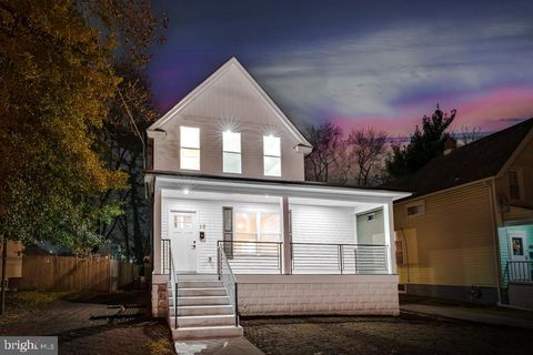 10 N HILLTOP AVENUE SOMERDALE NJ 08083