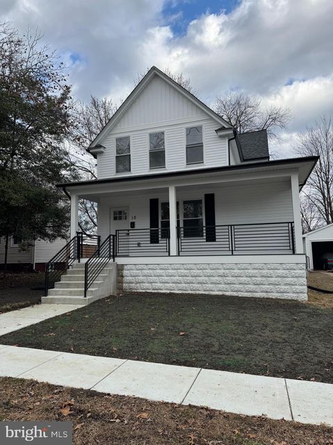 10 N HILLTOP AVENUE SOMERDALE NJ 08083