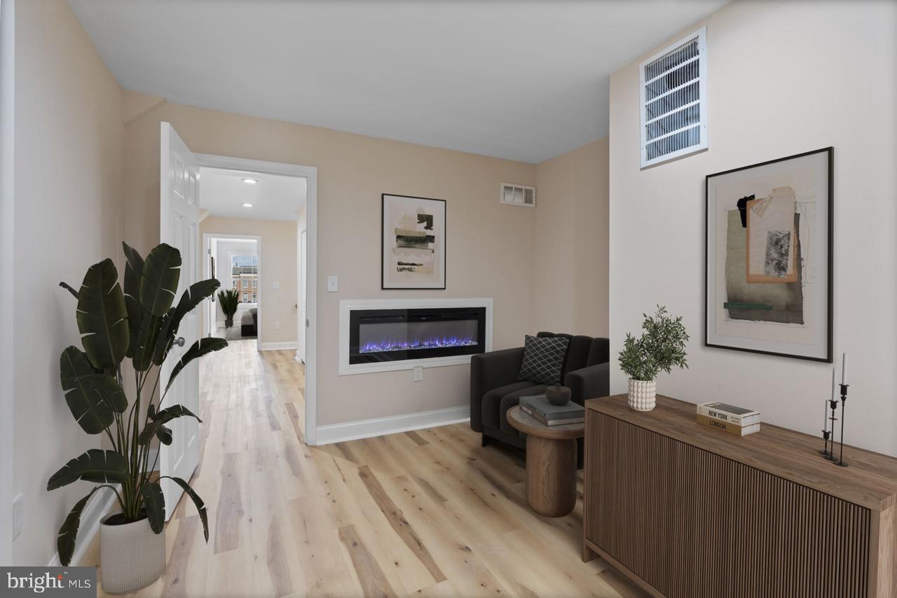 LITTLE ITALY - Residential