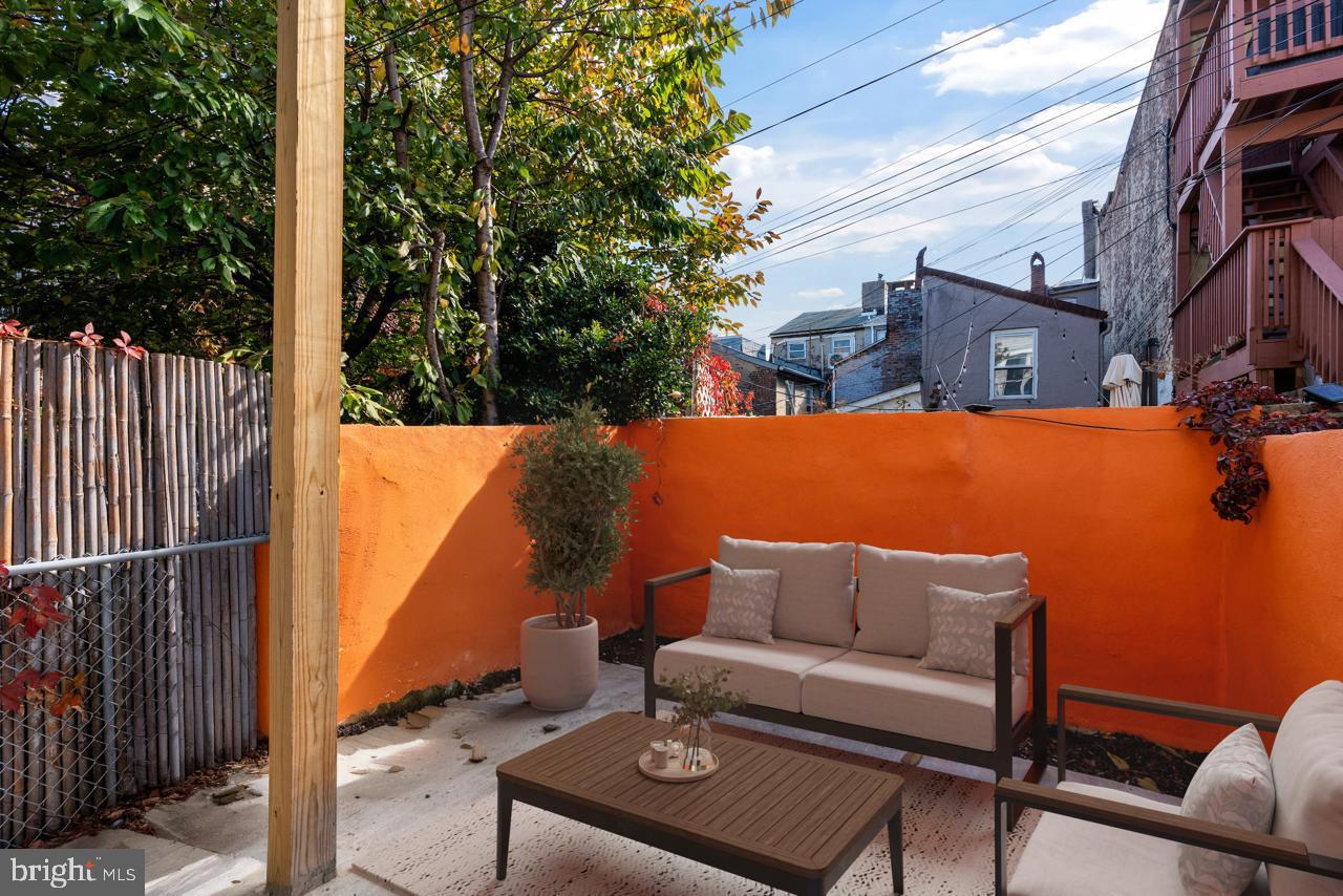 LITTLE ITALY - Residential