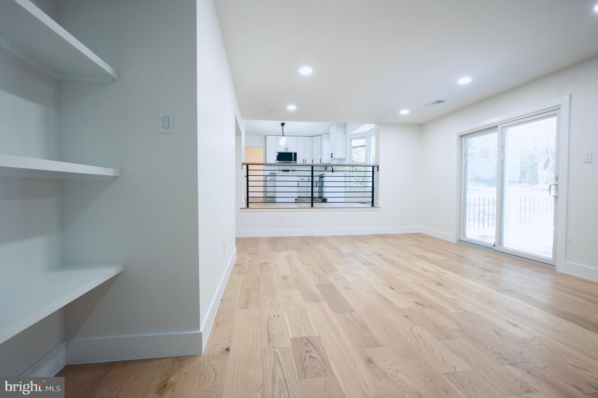 FOX MILL ESTATES - Residential