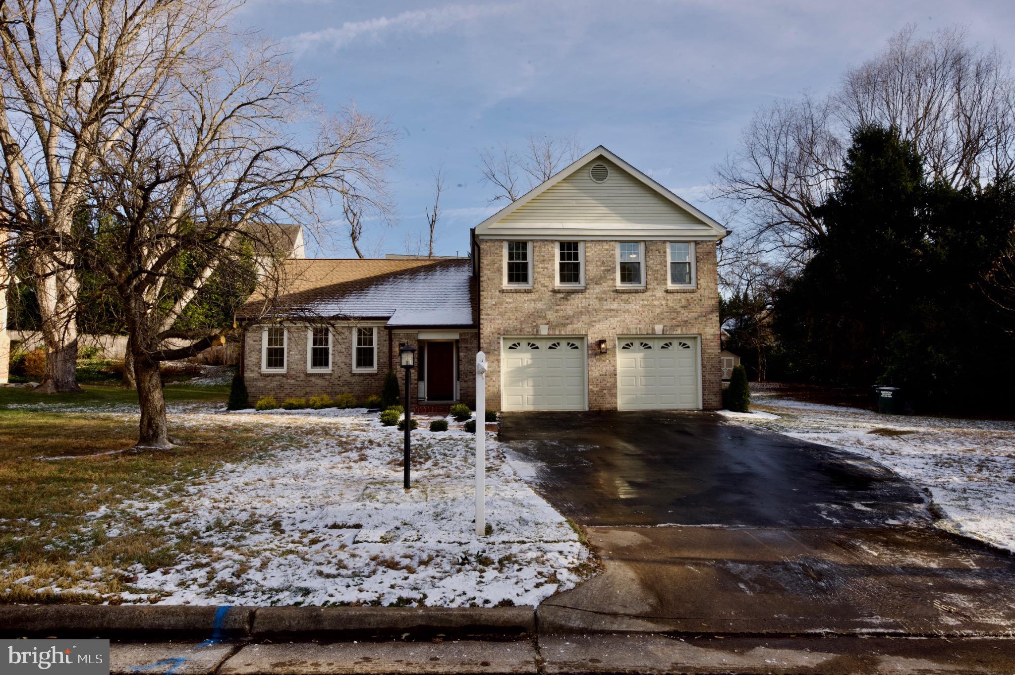 FOX MILL ESTATES - Residential