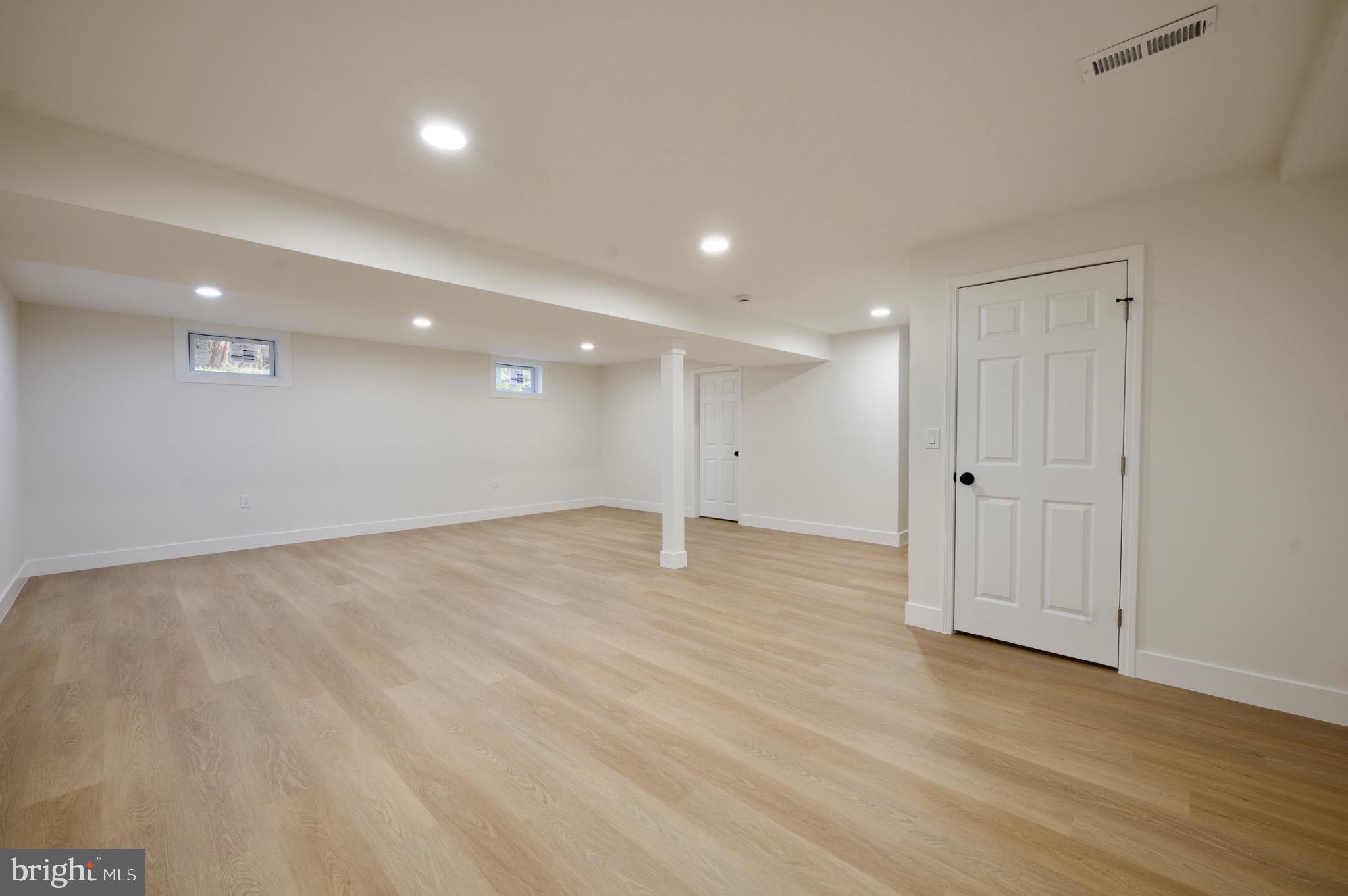 FOX MILL ESTATES - Residential