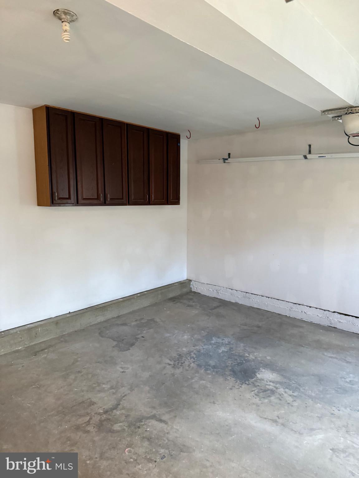 FOX MILL ESTATES - Residential