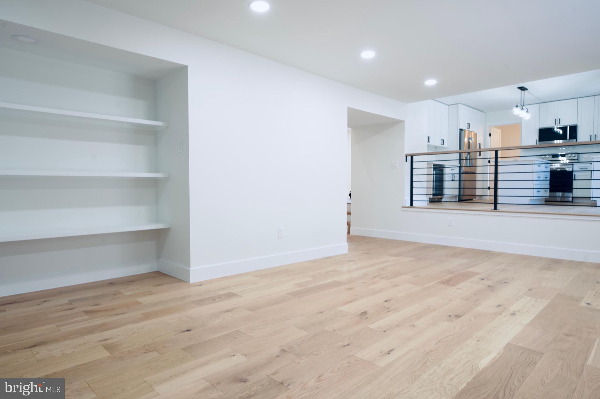 FOX MILL ESTATES - Residential