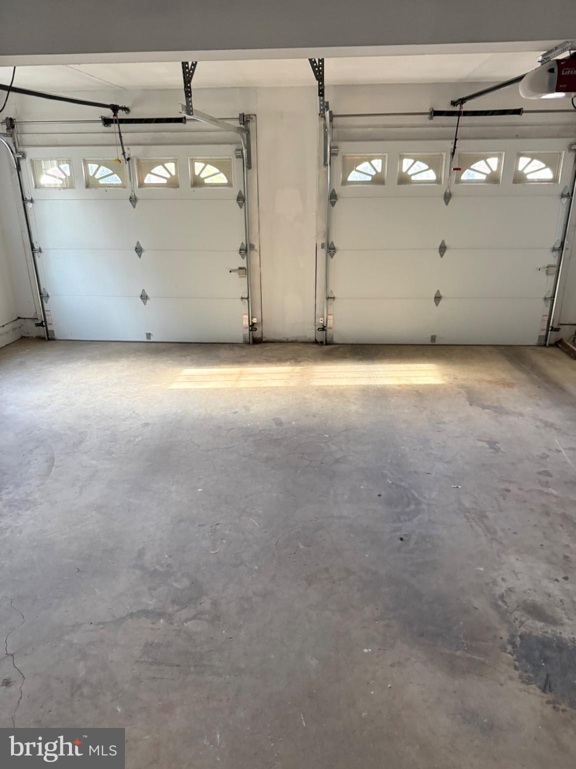 FOX MILL ESTATES - Residential