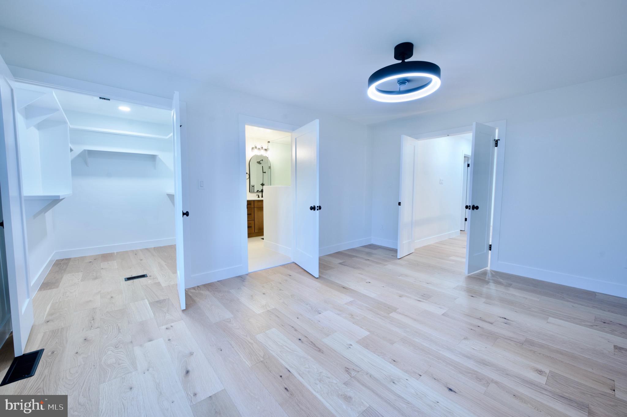 FOX MILL ESTATES - Residential