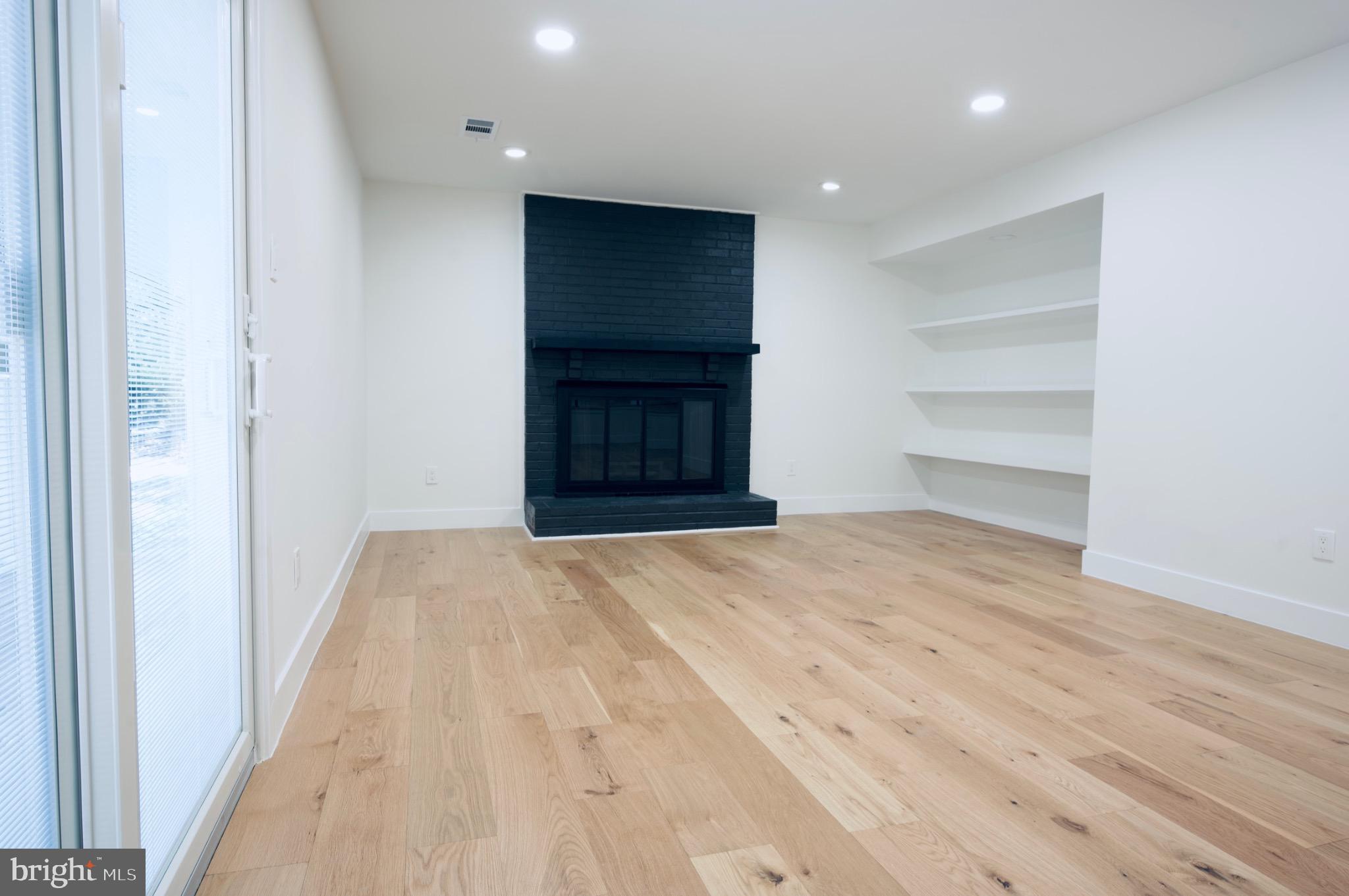 FOX MILL ESTATES - Residential