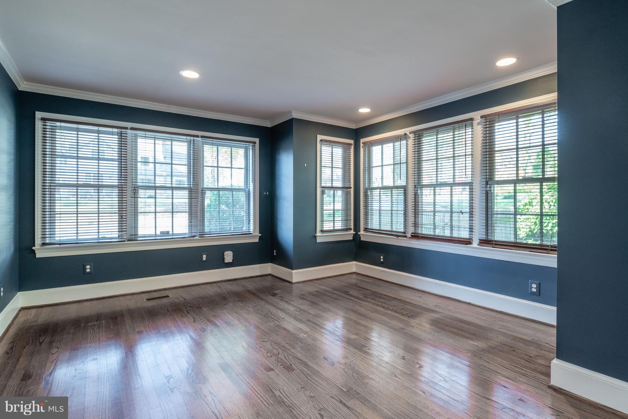 COLLEGE PARK - Residential Lease