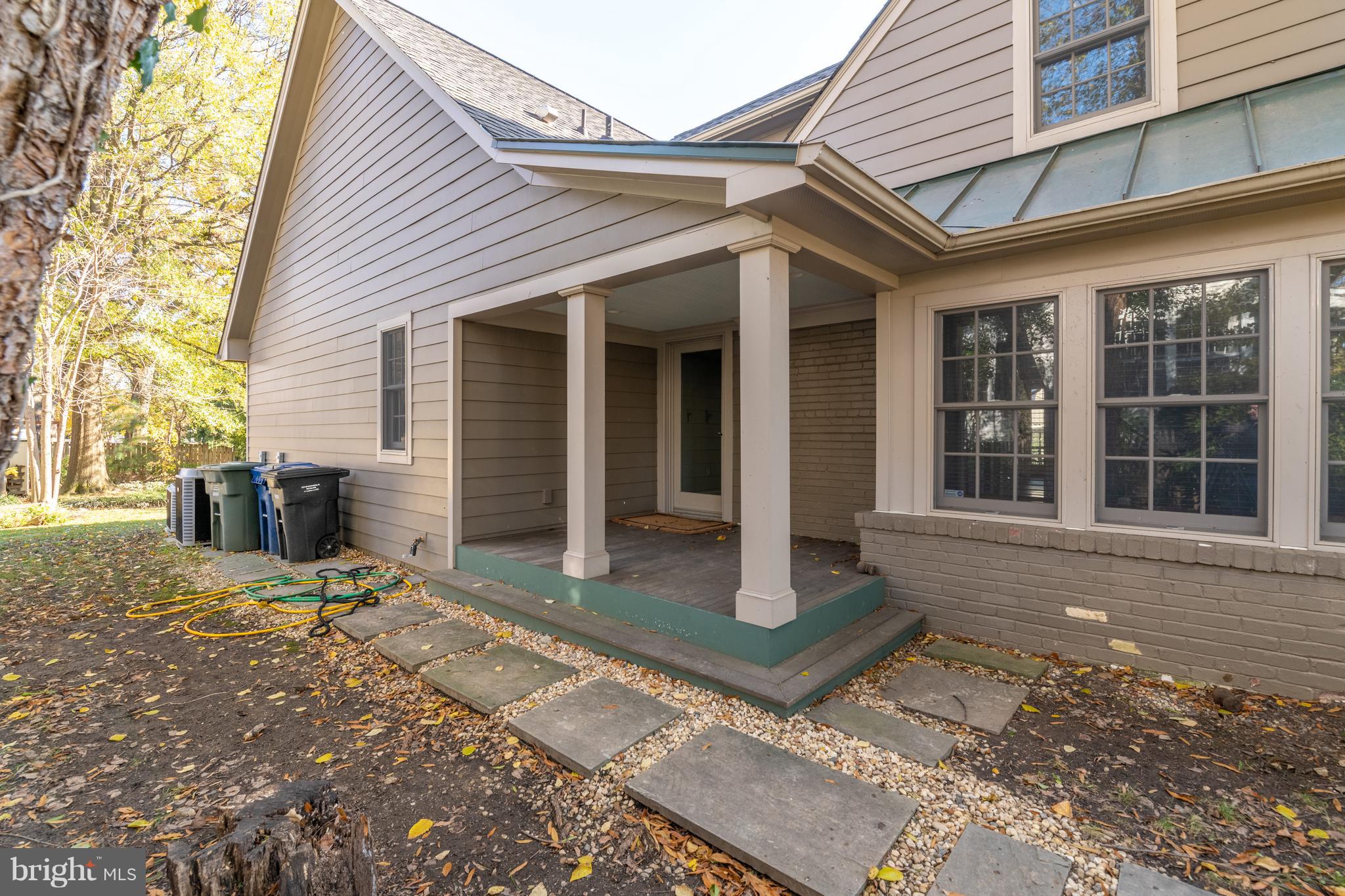 COLLEGE PARK - Residential Lease