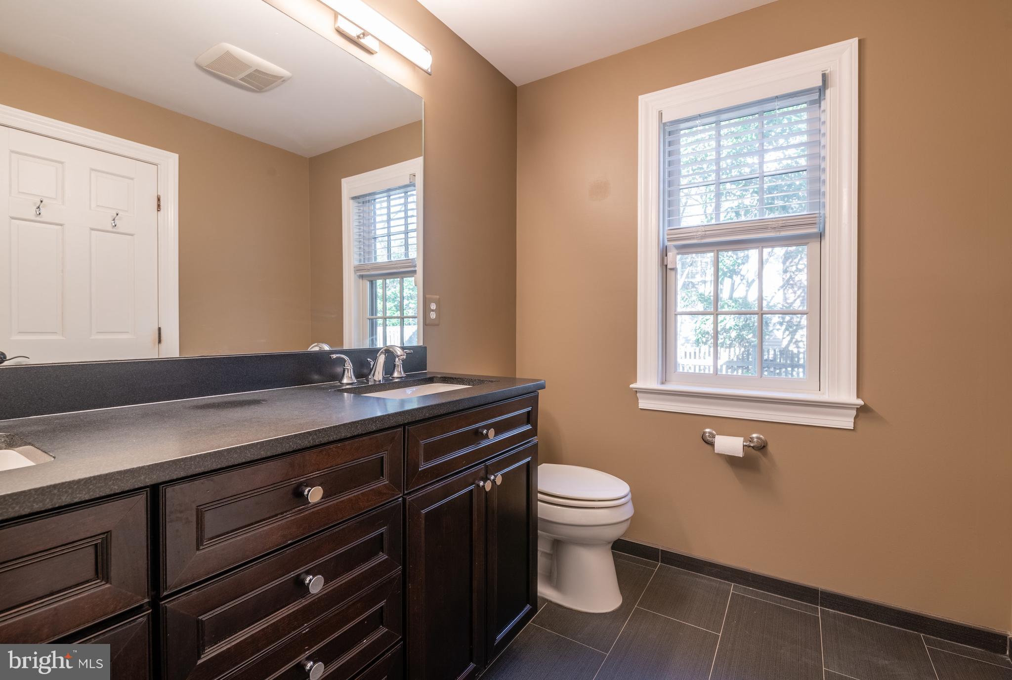 COLLEGE PARK - Residential Lease