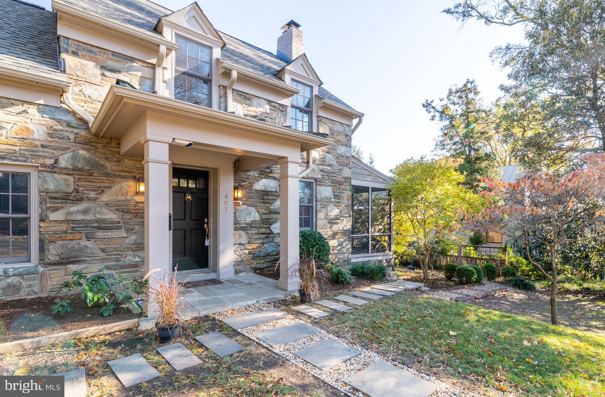 COLLEGE PARK - Residential Lease