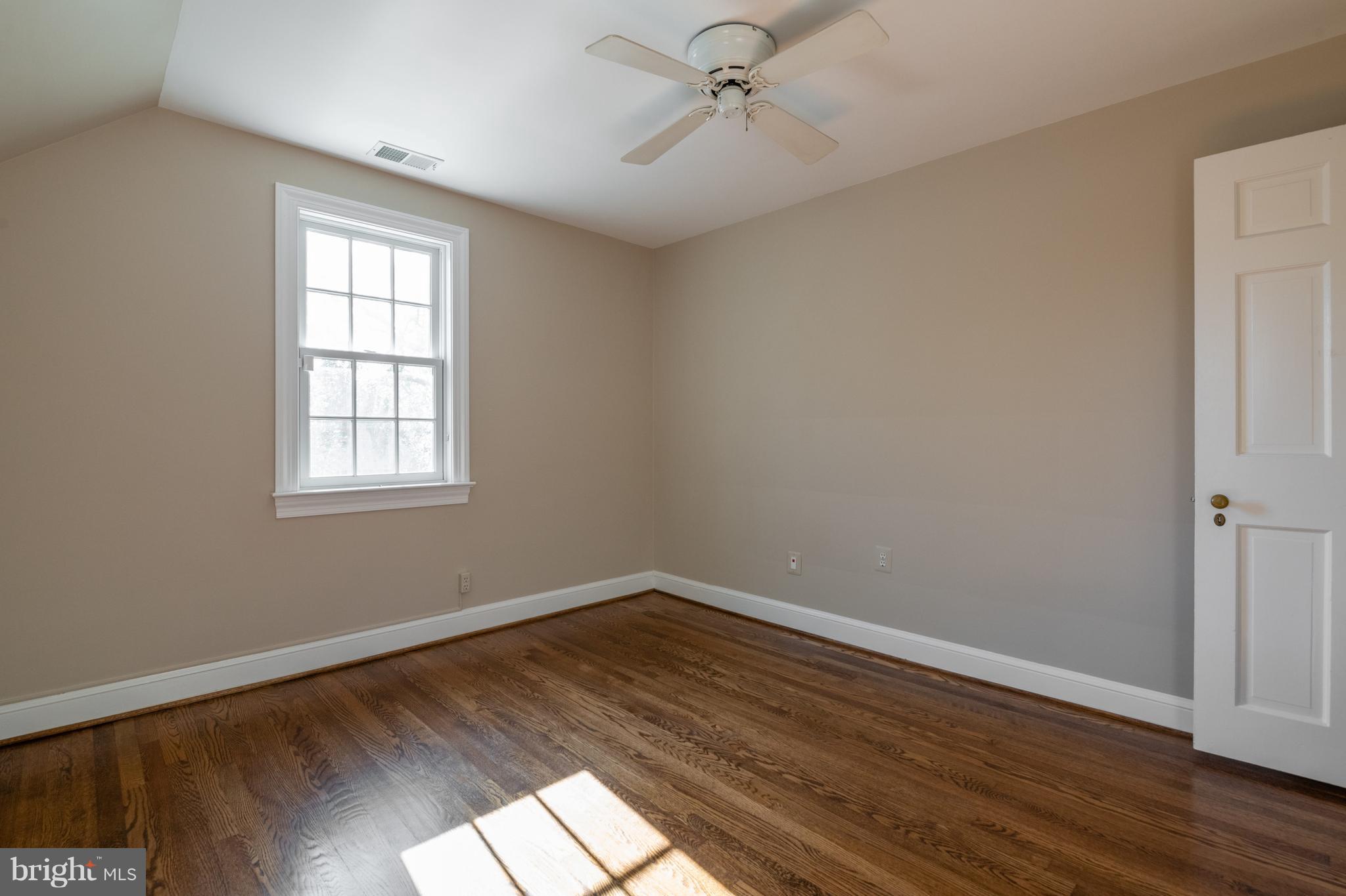 COLLEGE PARK - Residential Lease