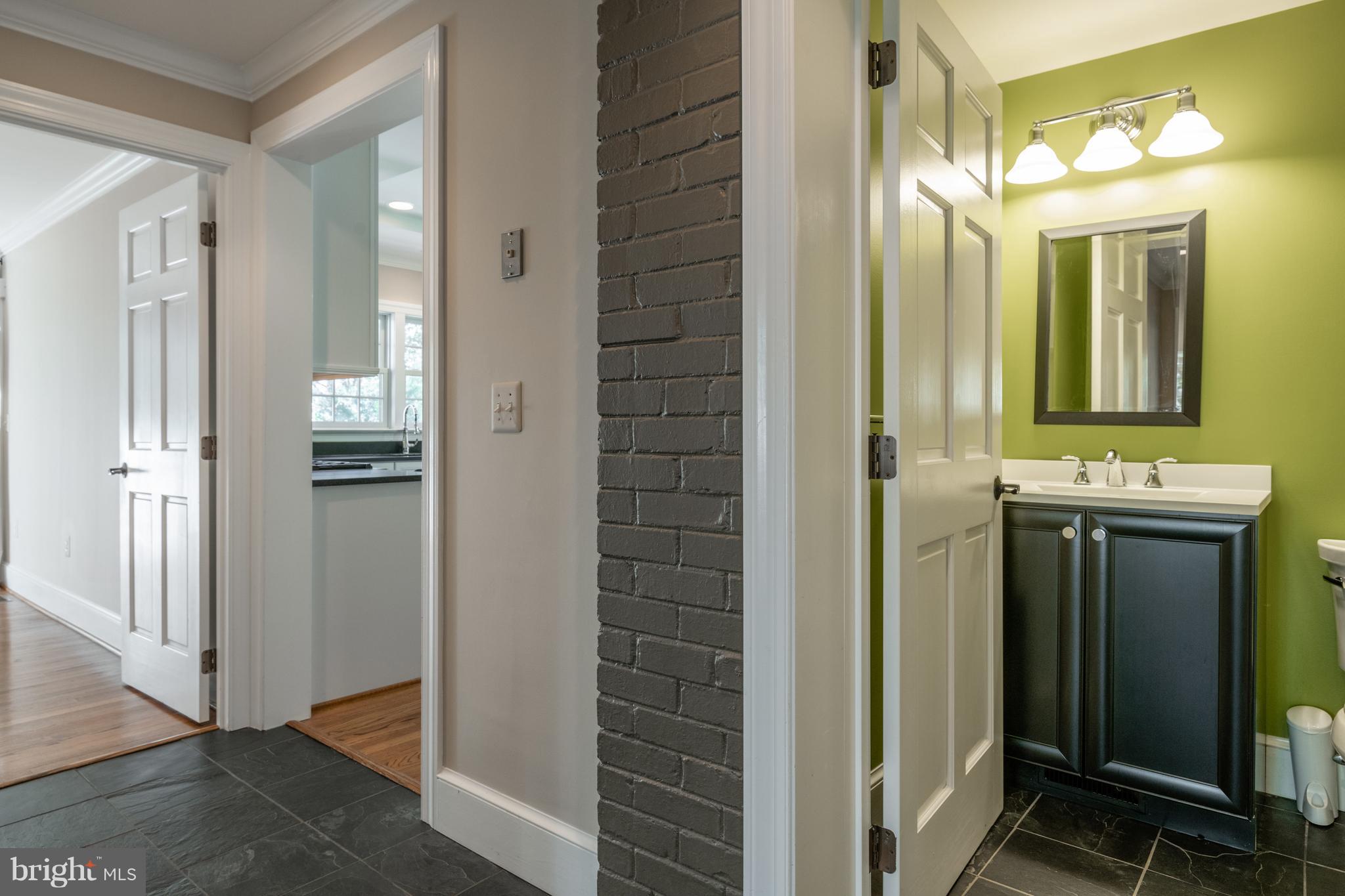 COLLEGE PARK - Residential Lease