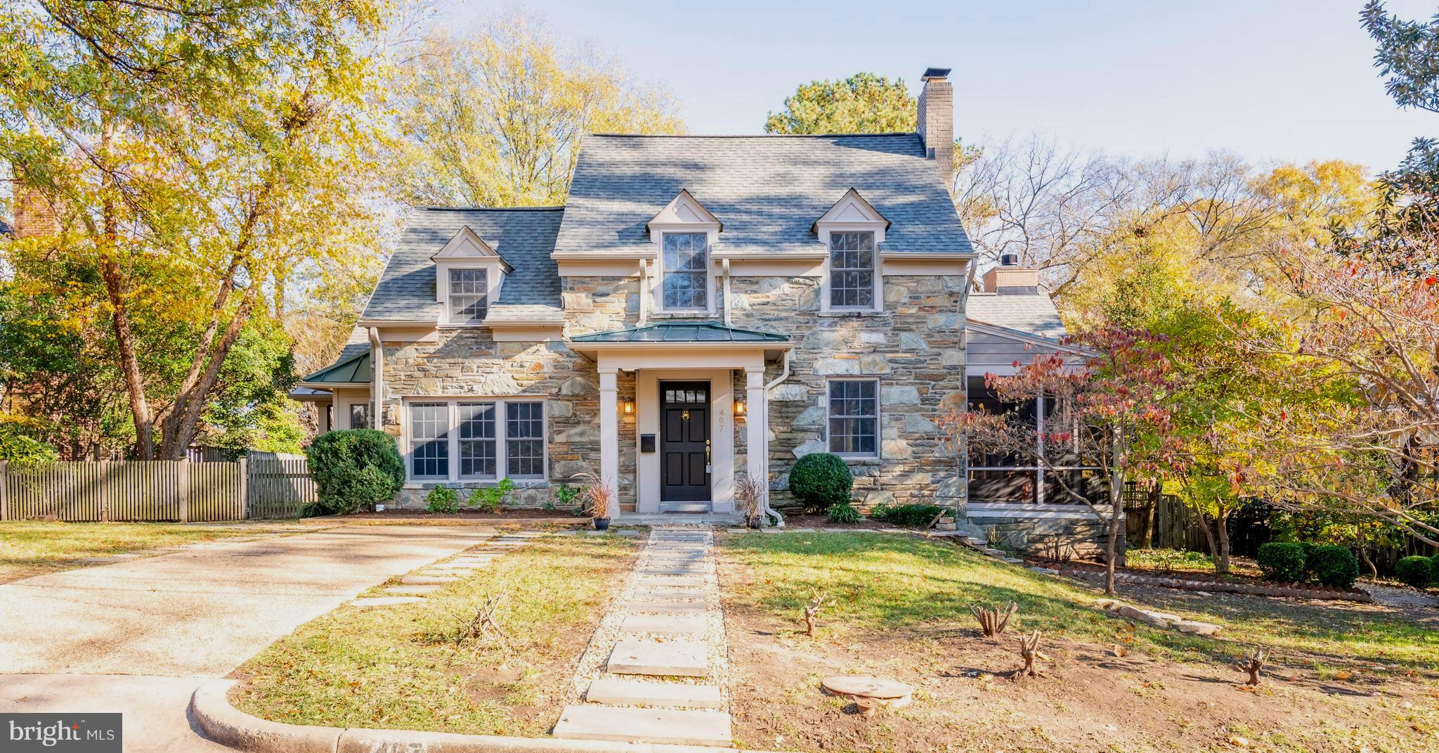 COLLEGE PARK - Residential Lease