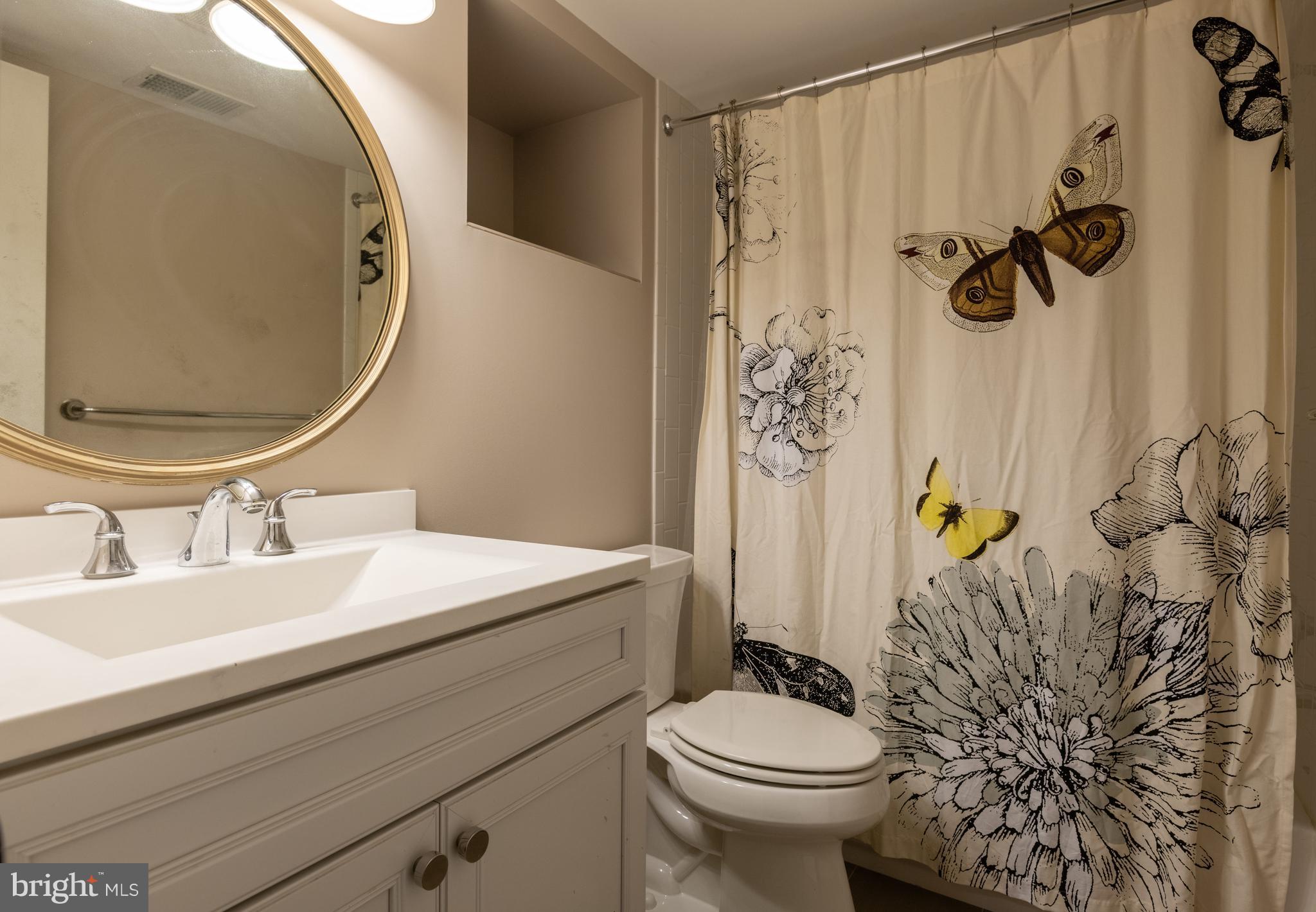 COLLEGE PARK - Residential Lease