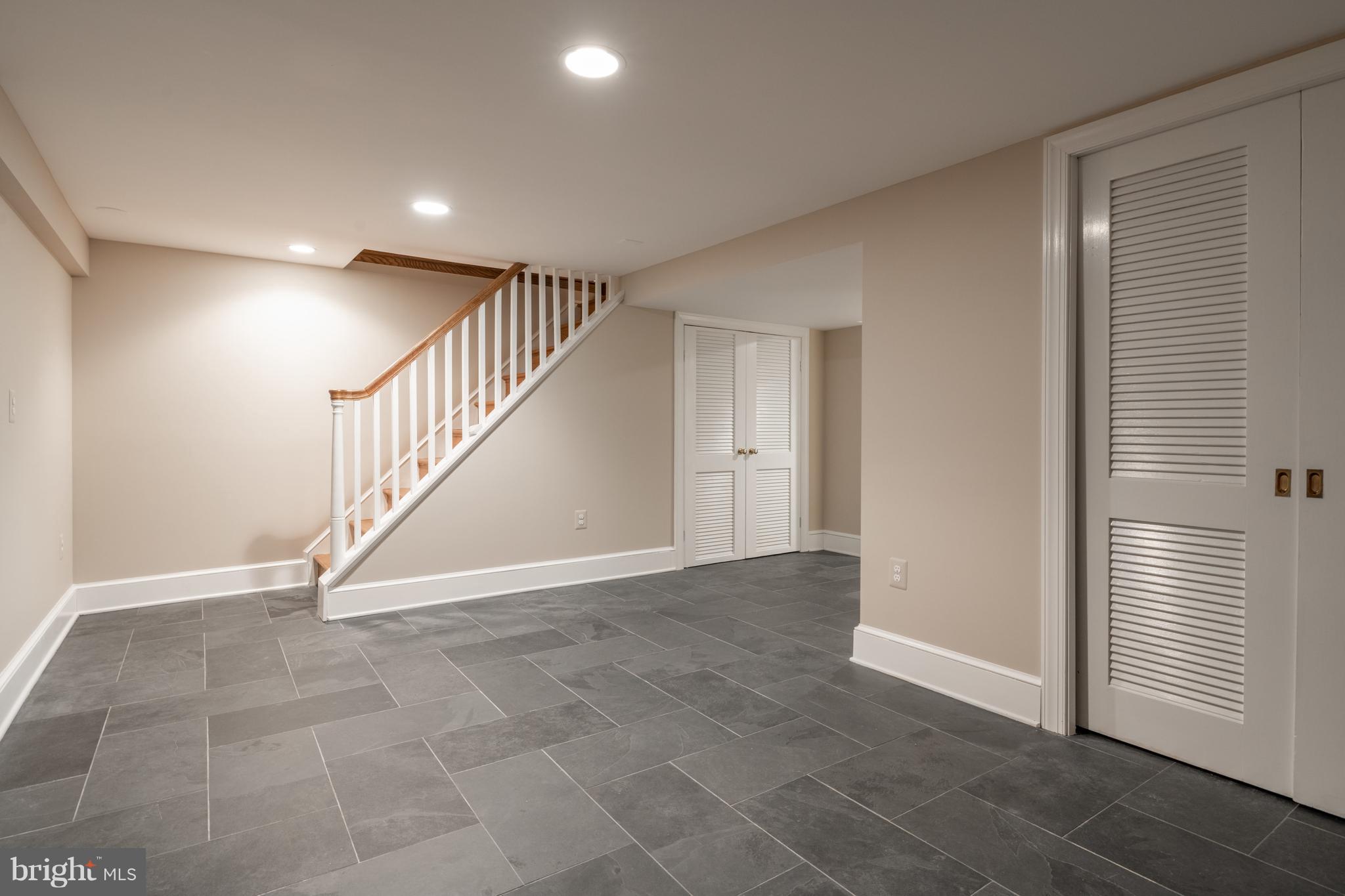 COLLEGE PARK - Residential Lease