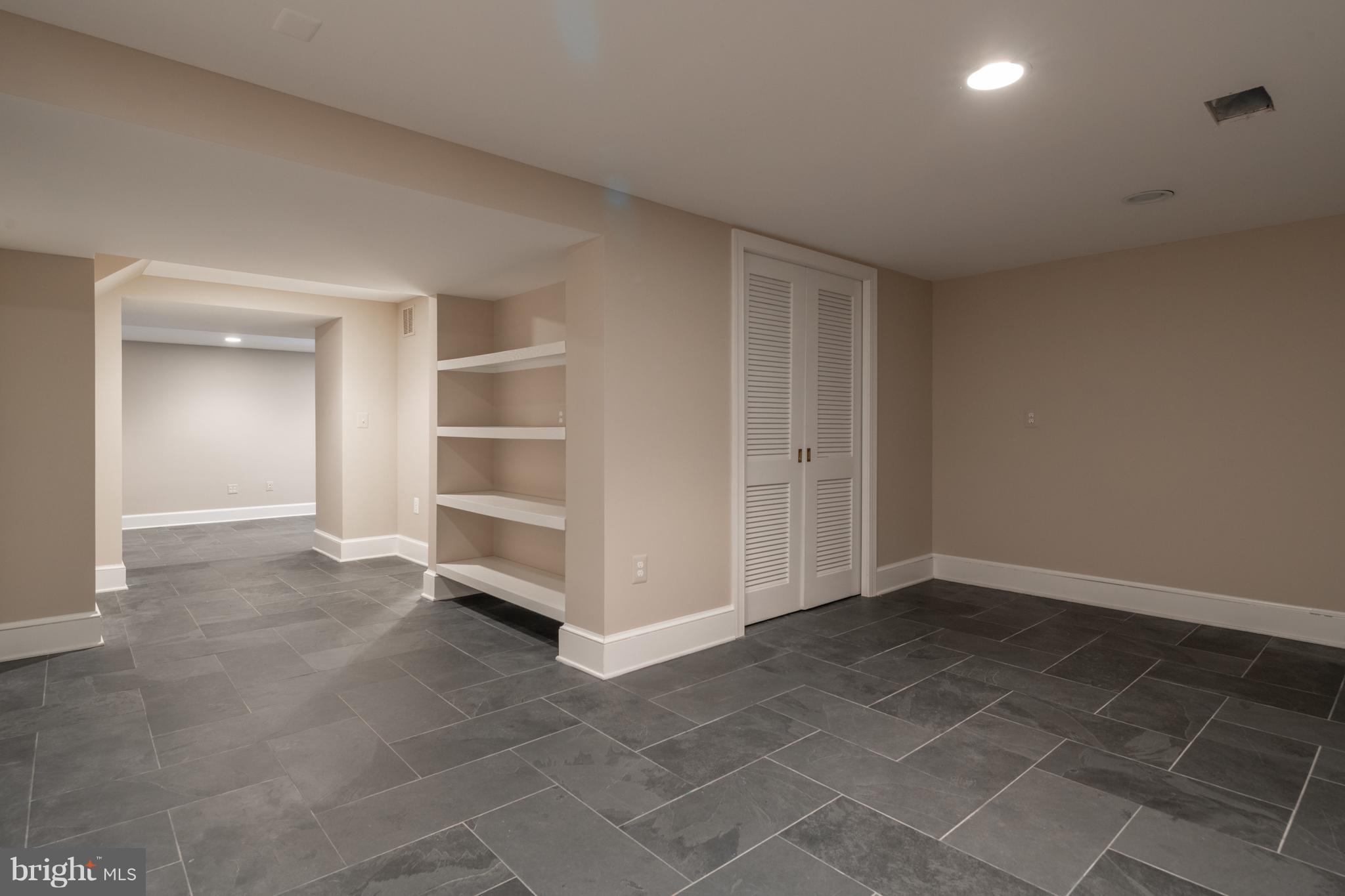 COLLEGE PARK - Residential Lease