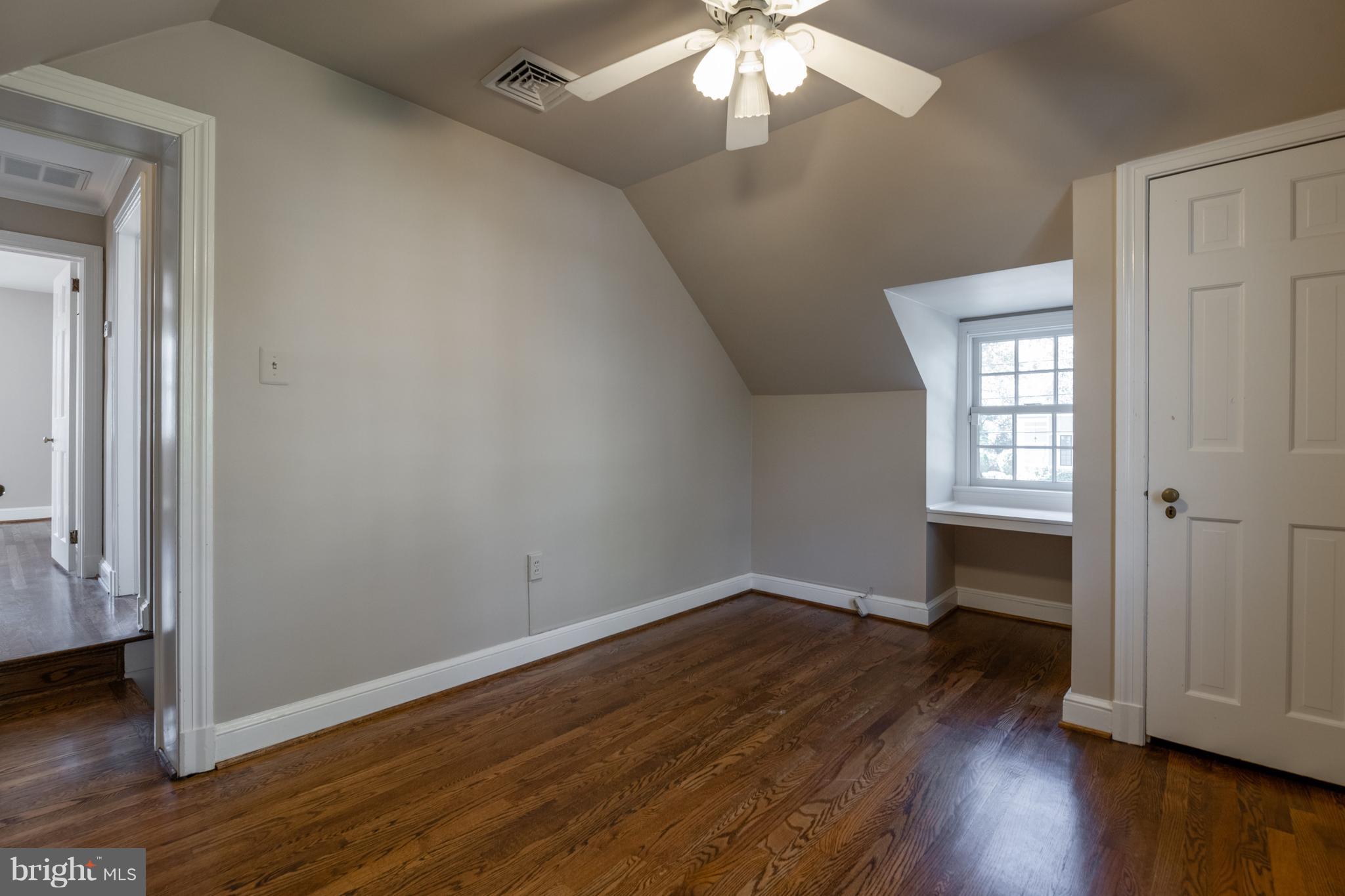 COLLEGE PARK - Residential Lease