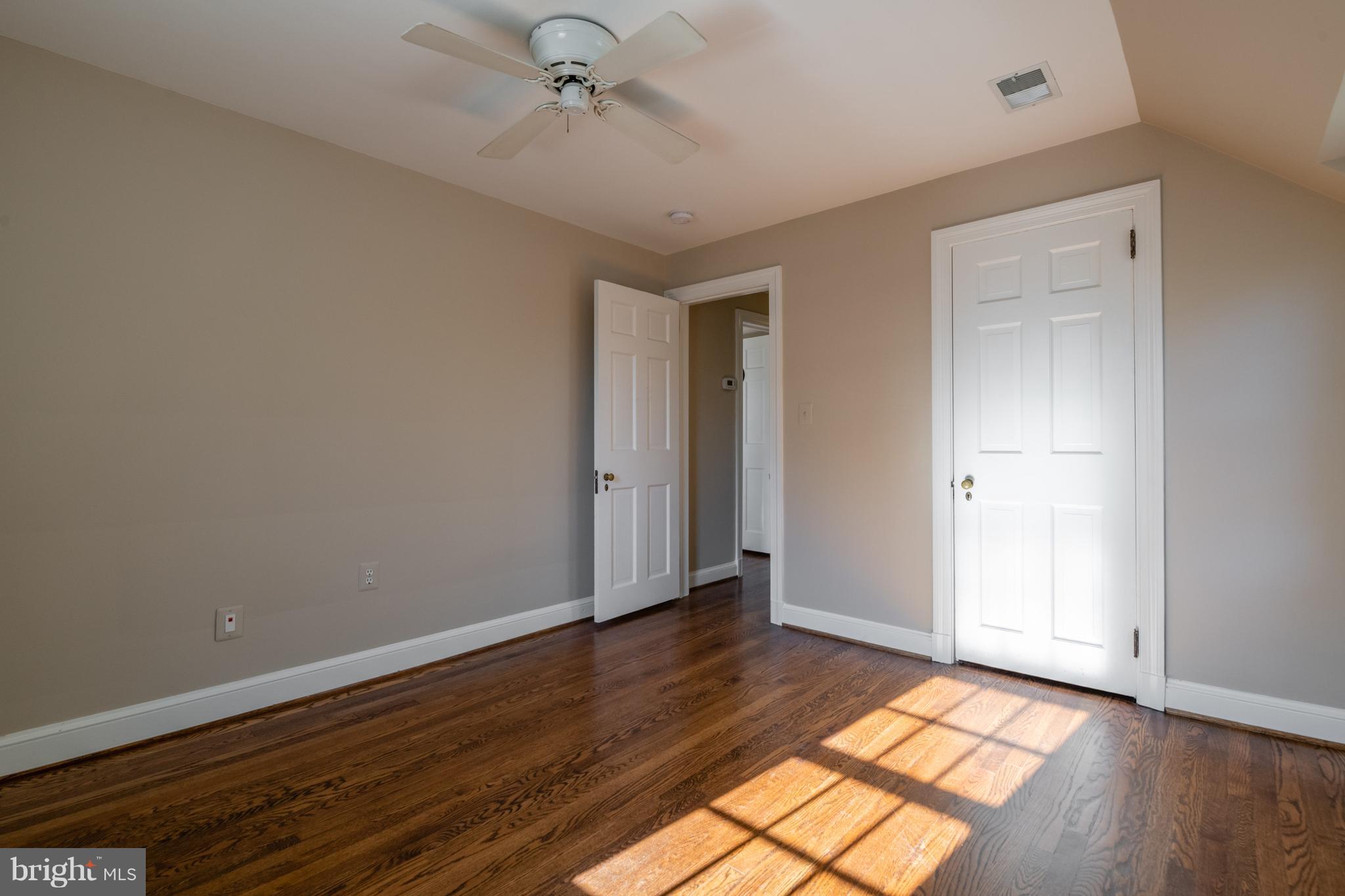 COLLEGE PARK - Residential Lease