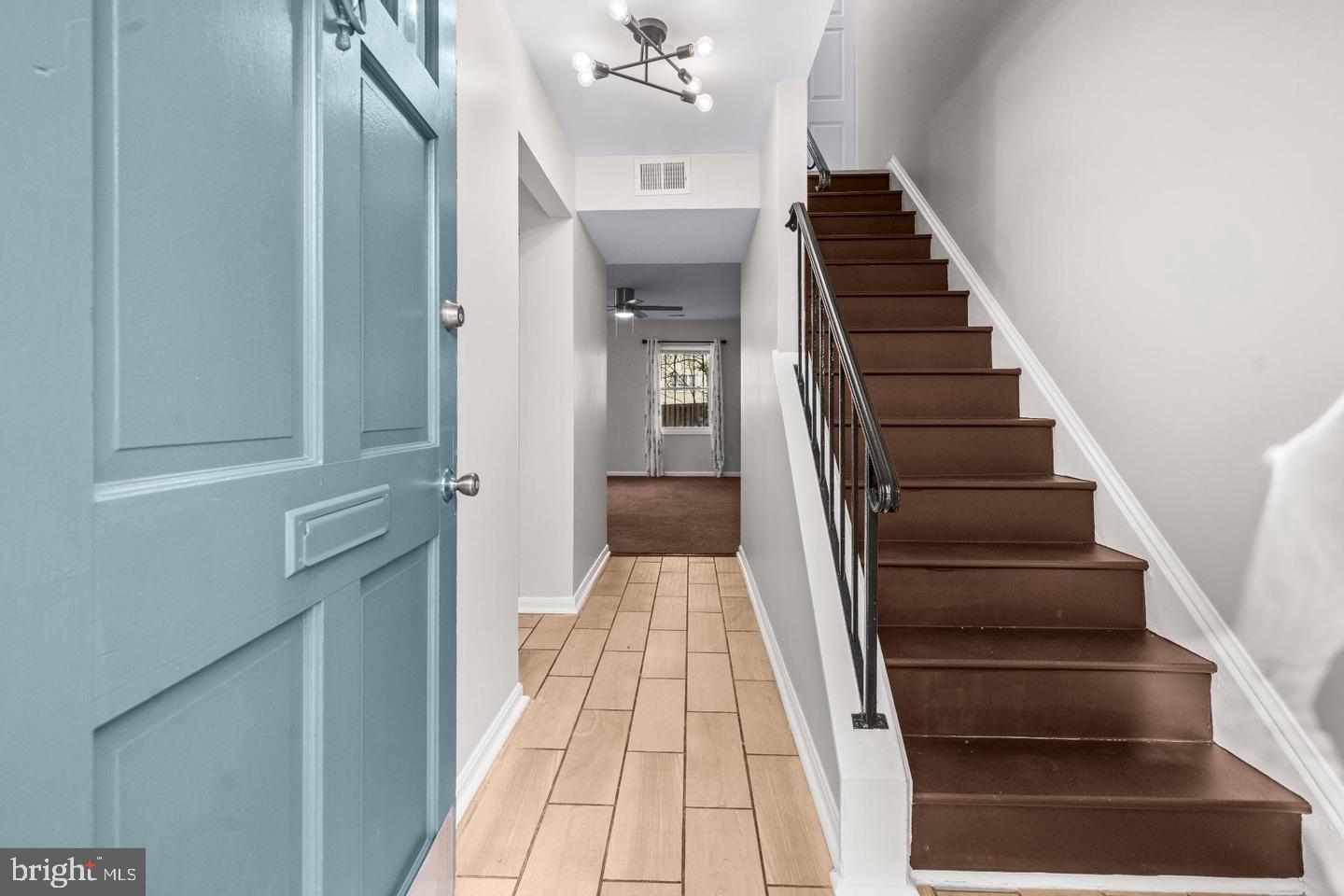 HILLCREST TOWNE - Residential Lease