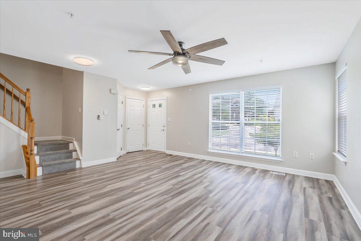 SPRING RIDGE - Residential