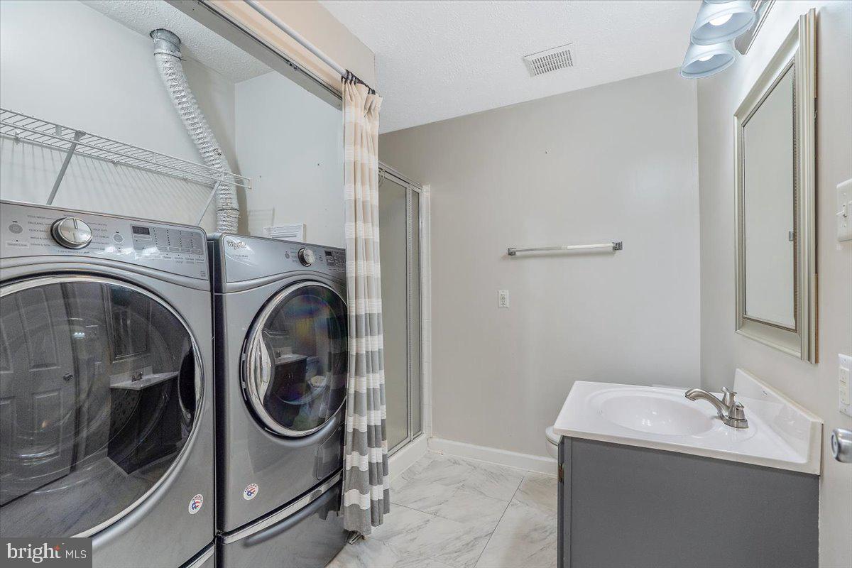 SPRING RIDGE - Residential