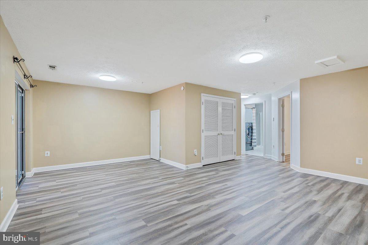 SPRING RIDGE - Residential