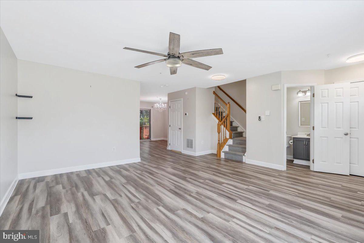 SPRING RIDGE - Residential