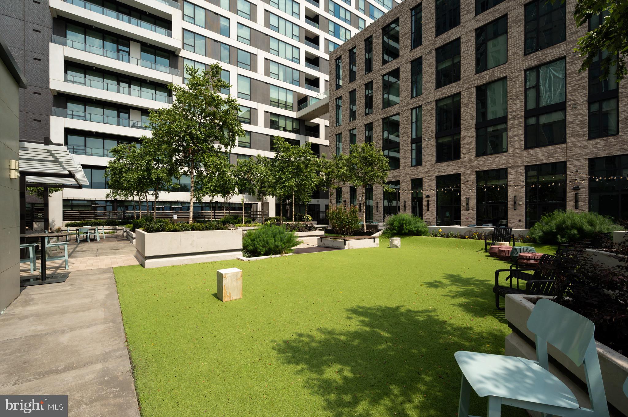 THE BORO TYSONS - Residential