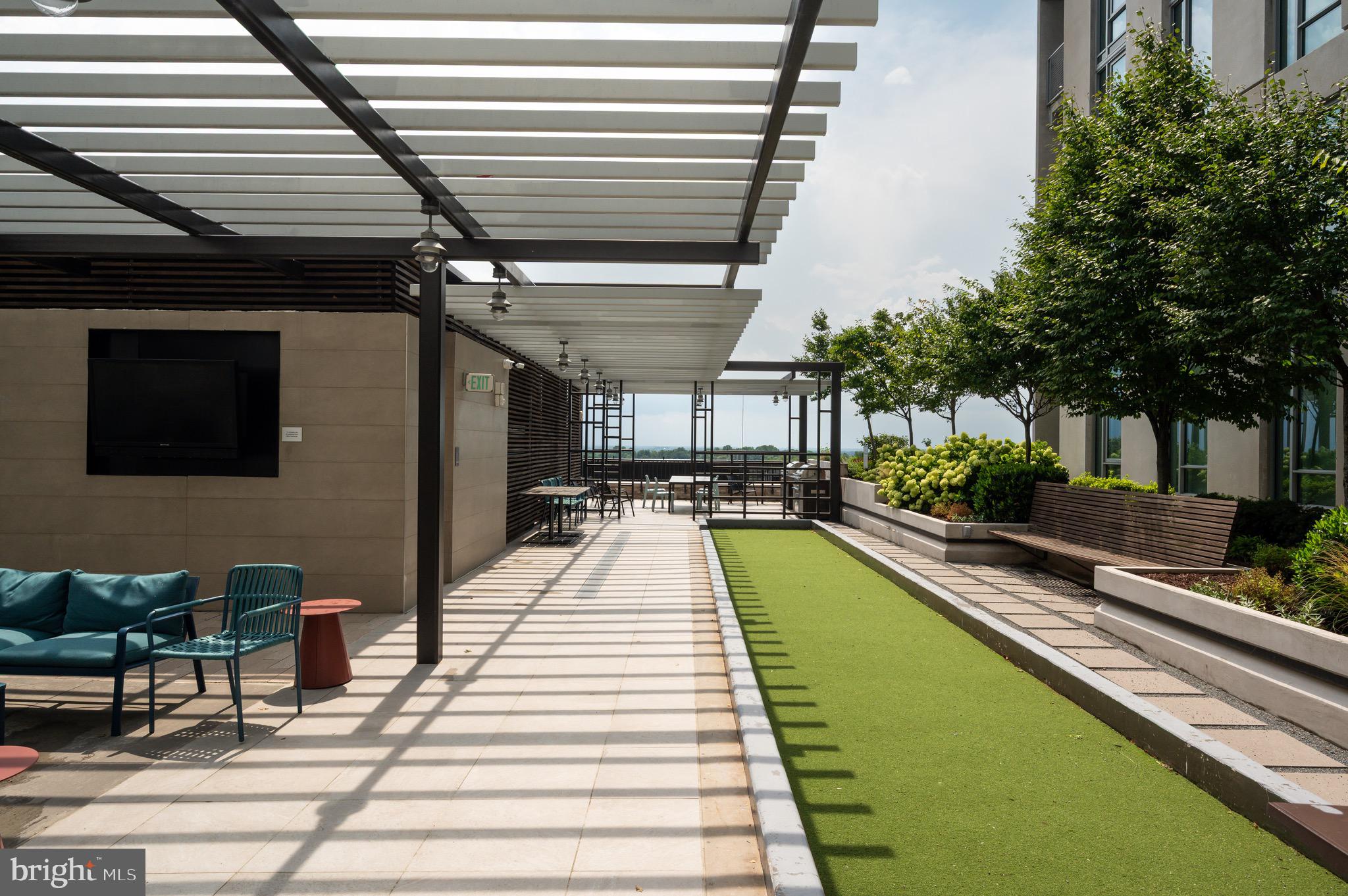 THE BORO TYSONS - Residential