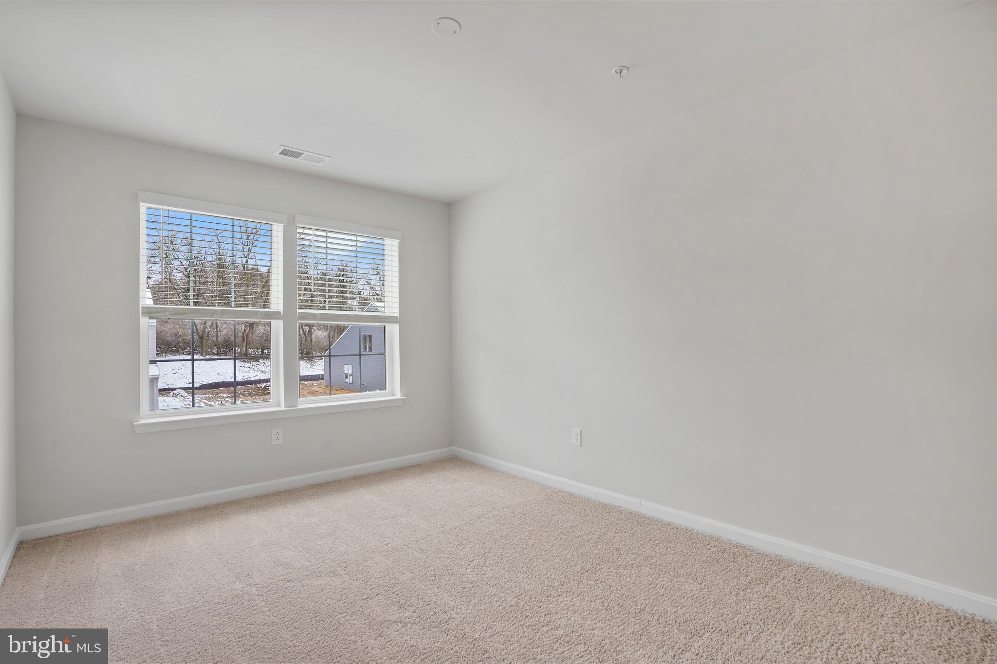 RENN QUARTER - Residential Lease