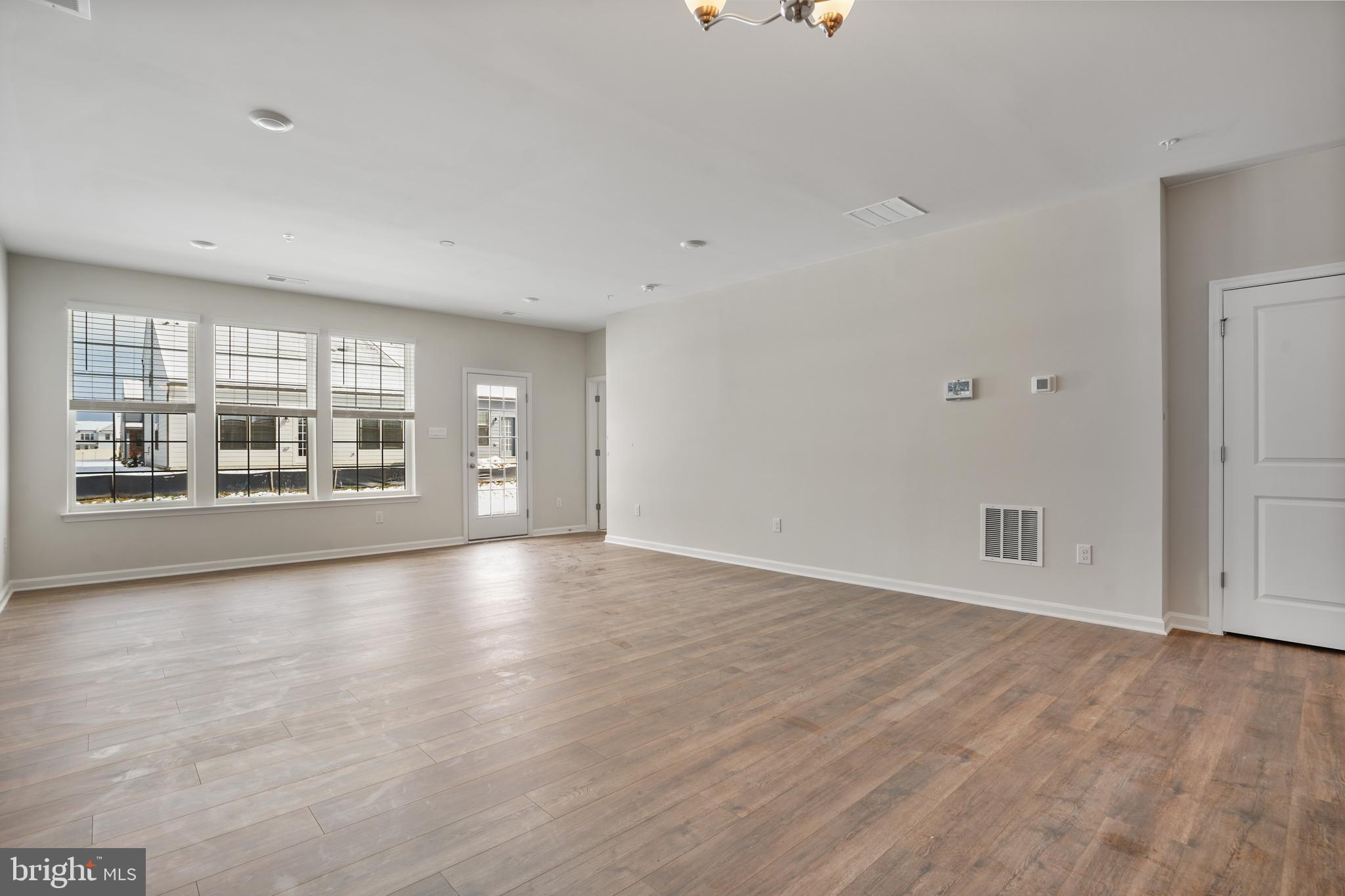 RENN QUARTER - Residential Lease