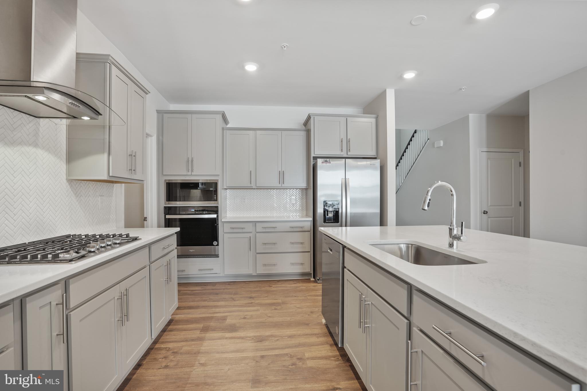 RENN QUARTER - Residential Lease