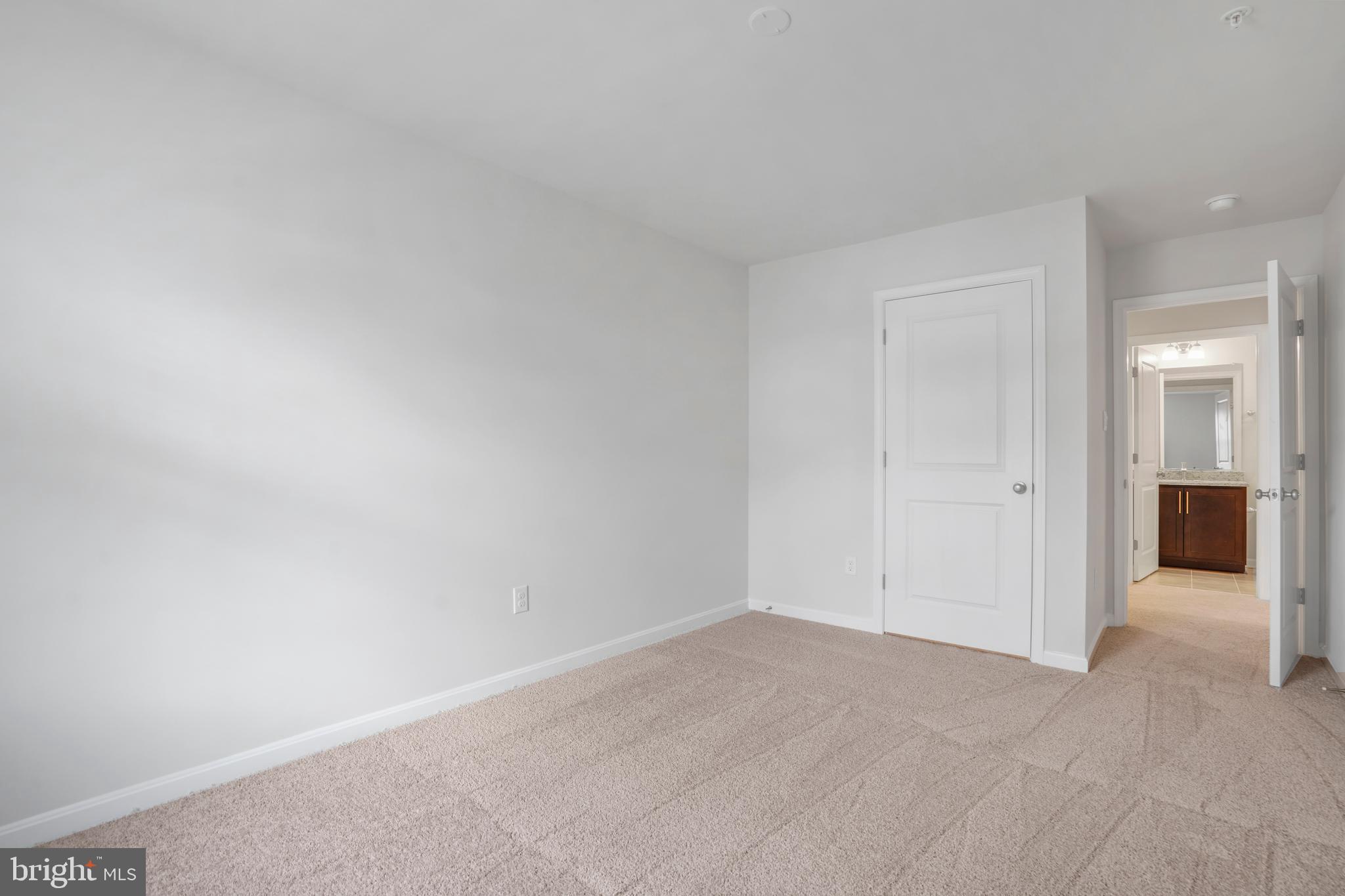 RENN QUARTER - Residential Lease