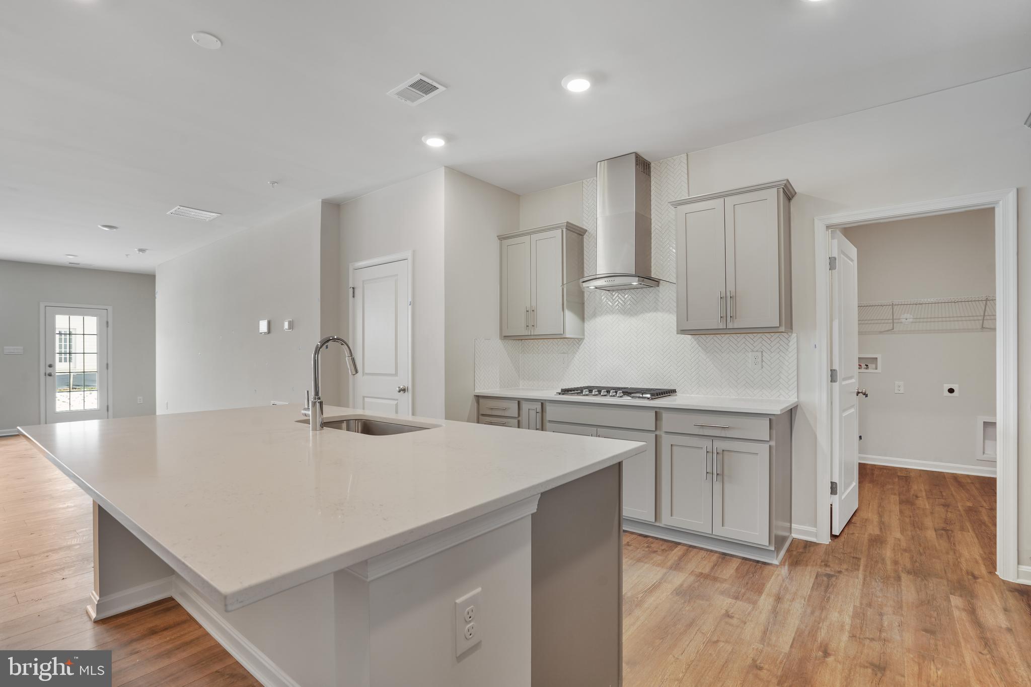 RENN QUARTER - Residential Lease