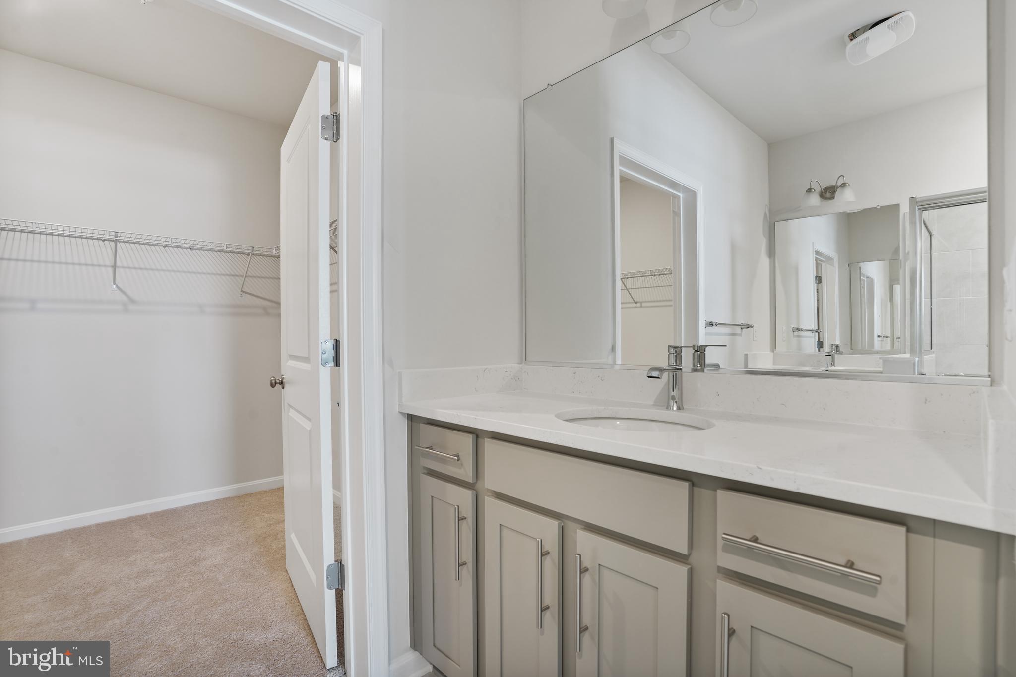 RENN QUARTER - Residential Lease