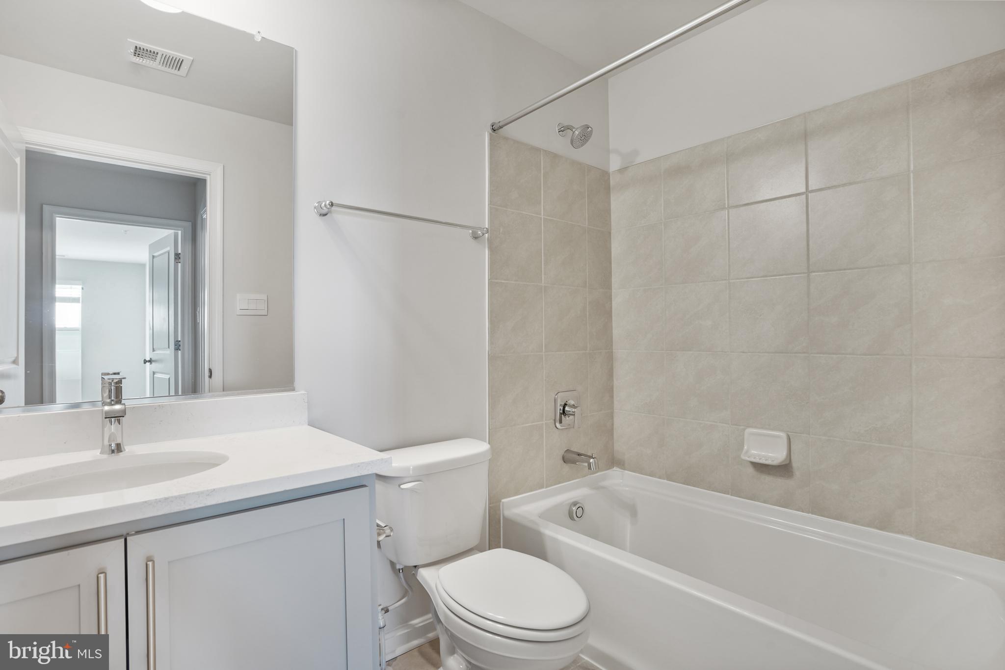 RENN QUARTER - Residential Lease