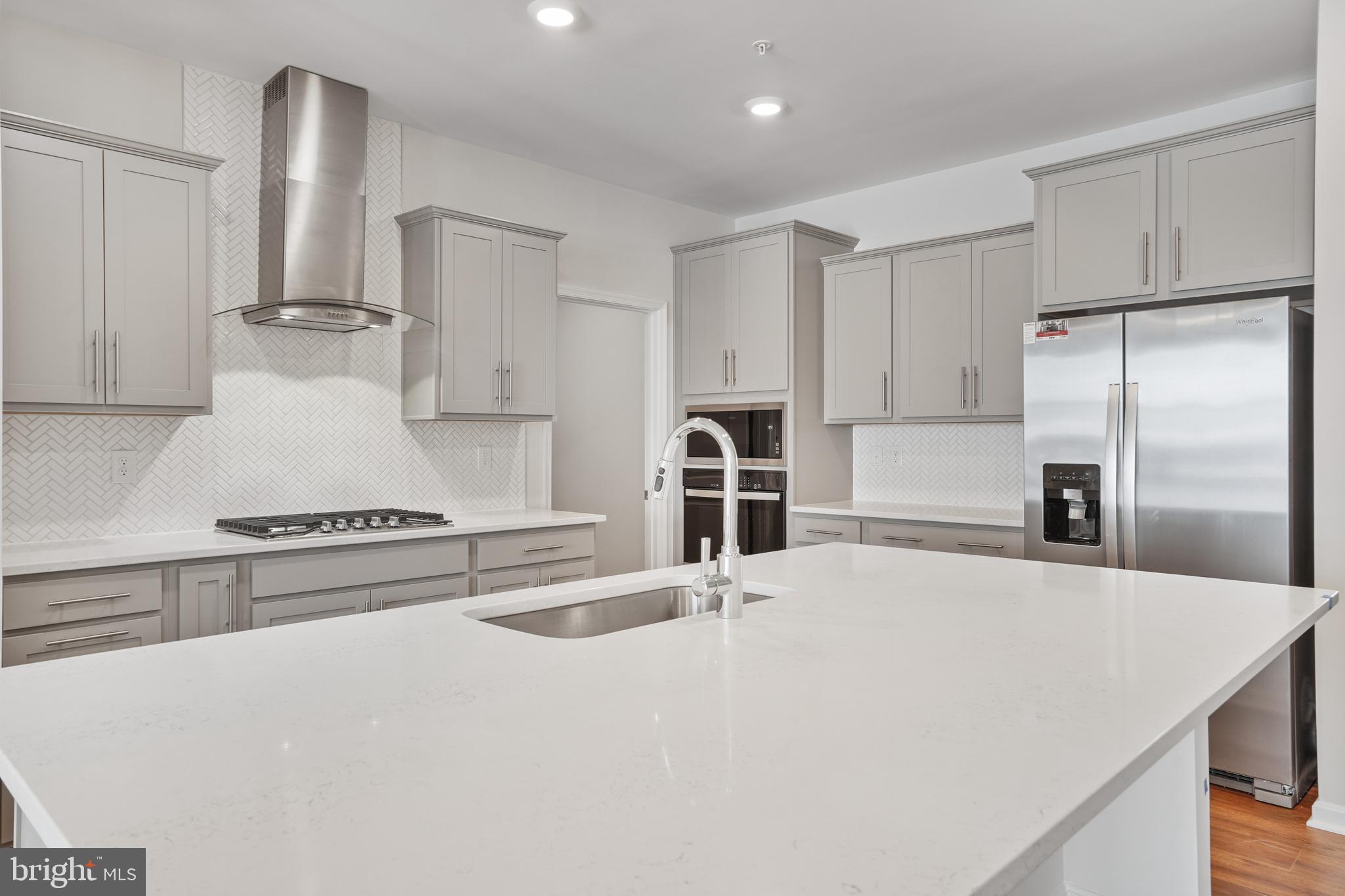 RENN QUARTER - Residential Lease