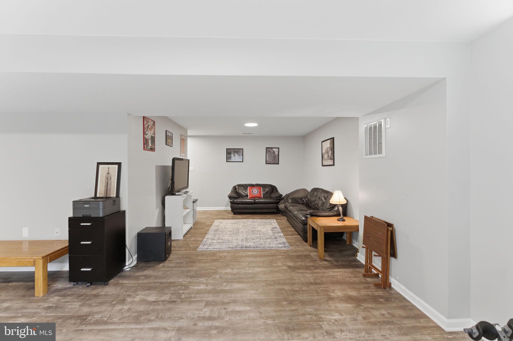 SHERWOOD FOREST - Residential