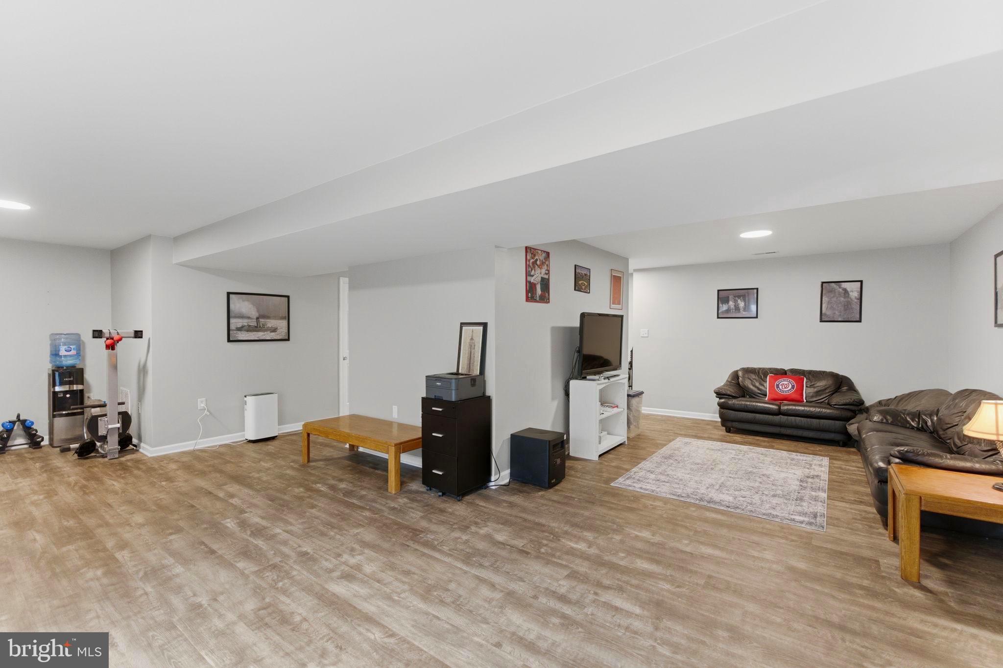 SHERWOOD FOREST - Residential