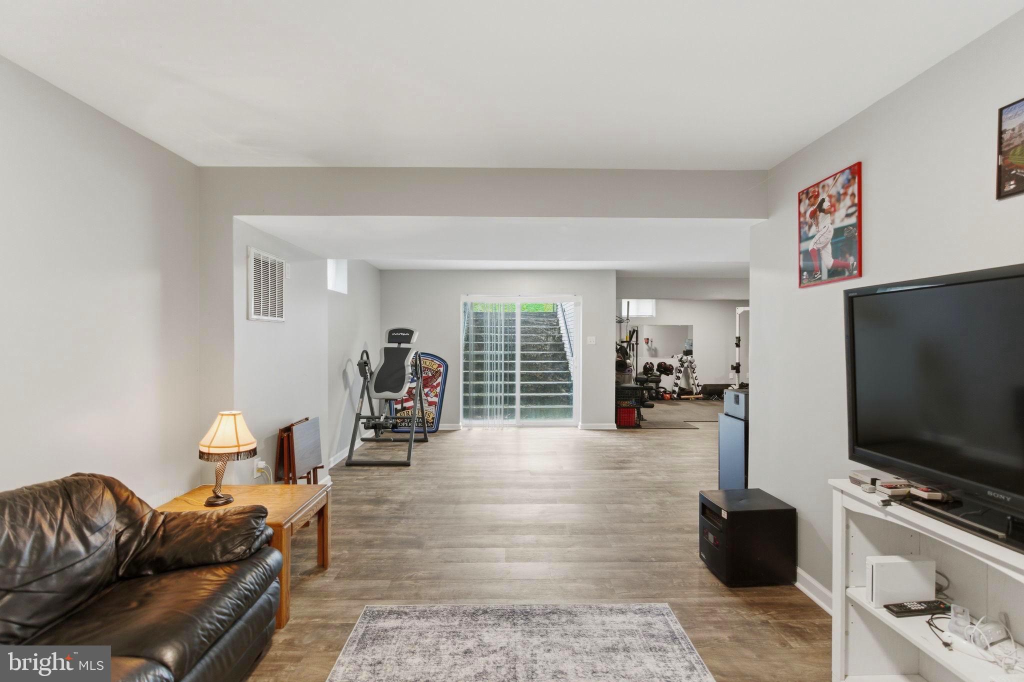 SHERWOOD FOREST - Residential