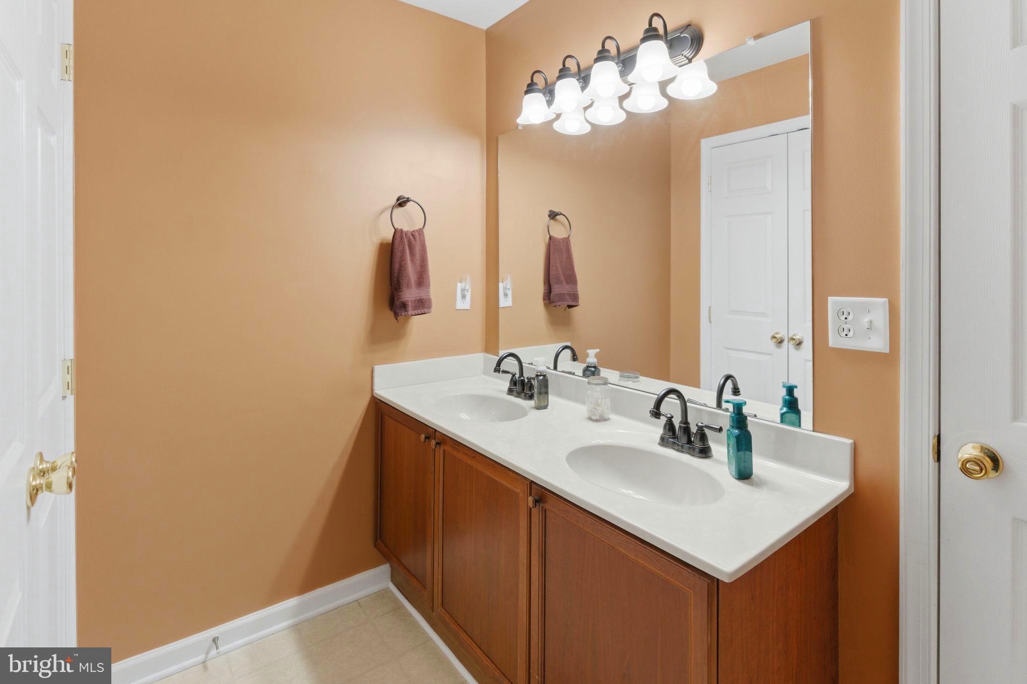 SHERWOOD FOREST - Residential