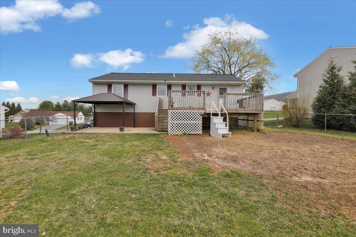 NEWBURG VILLAGE - Residential