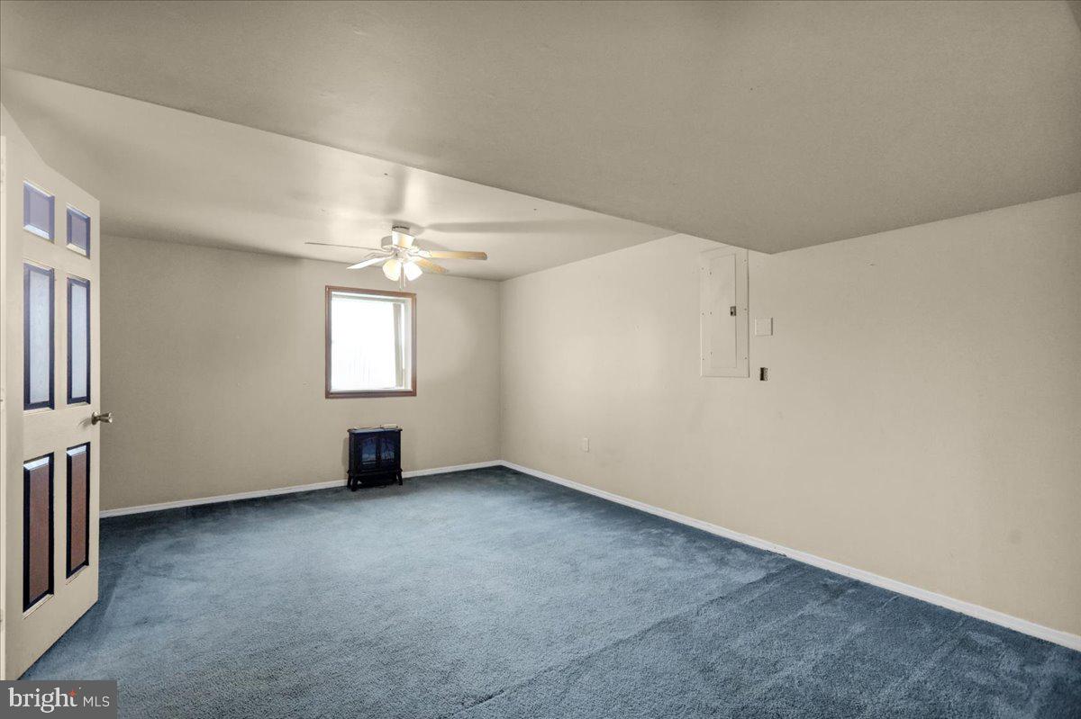 NEWBURG VILLAGE - Residential